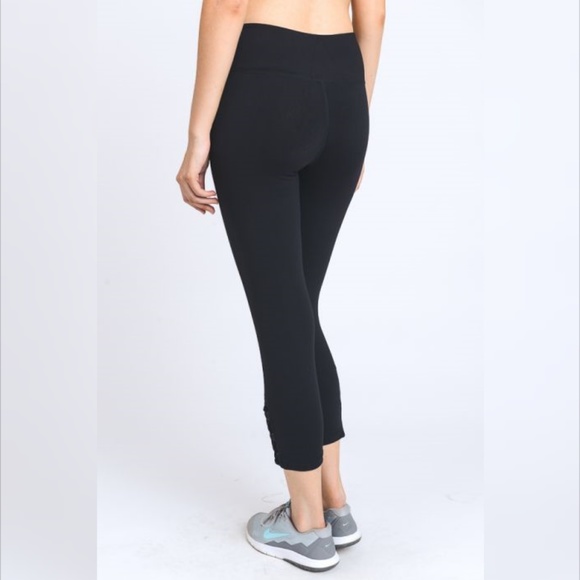 Criss-Cross Lace Accent Capri Leggings - Picture 3 of 6